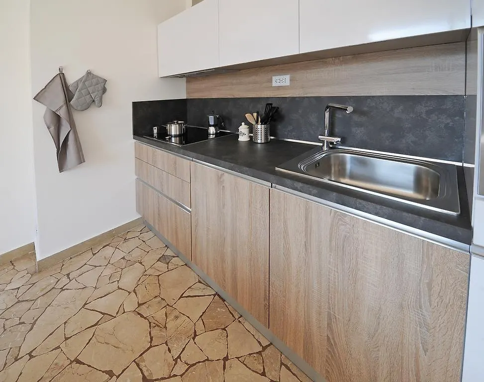 Vitali Apartments בלאג'יו